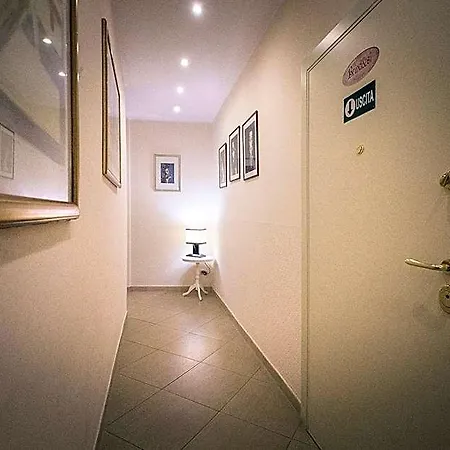 Brindesi Bed & Breakfast 4*