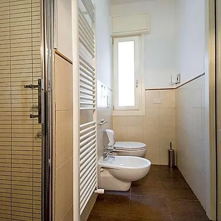 Brindesi Bed & Breakfast 4*