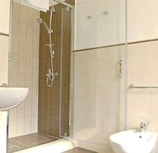 ベッド・アンド・ブレックファスト Brindesi 4*