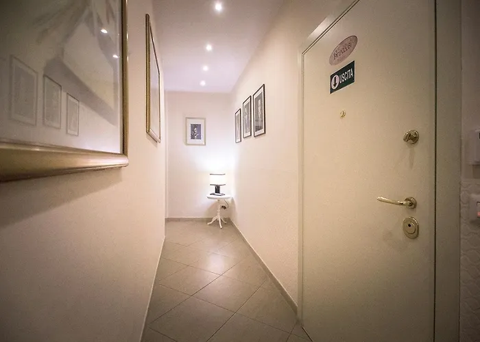 ベッド・アンド・ブレックファスト Brindesi 4*